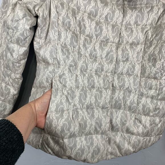 Eddie Bauer Goose Down Puffer Jacket Women's Beige Lace Motif Size Medium - Picture 3 of 9
